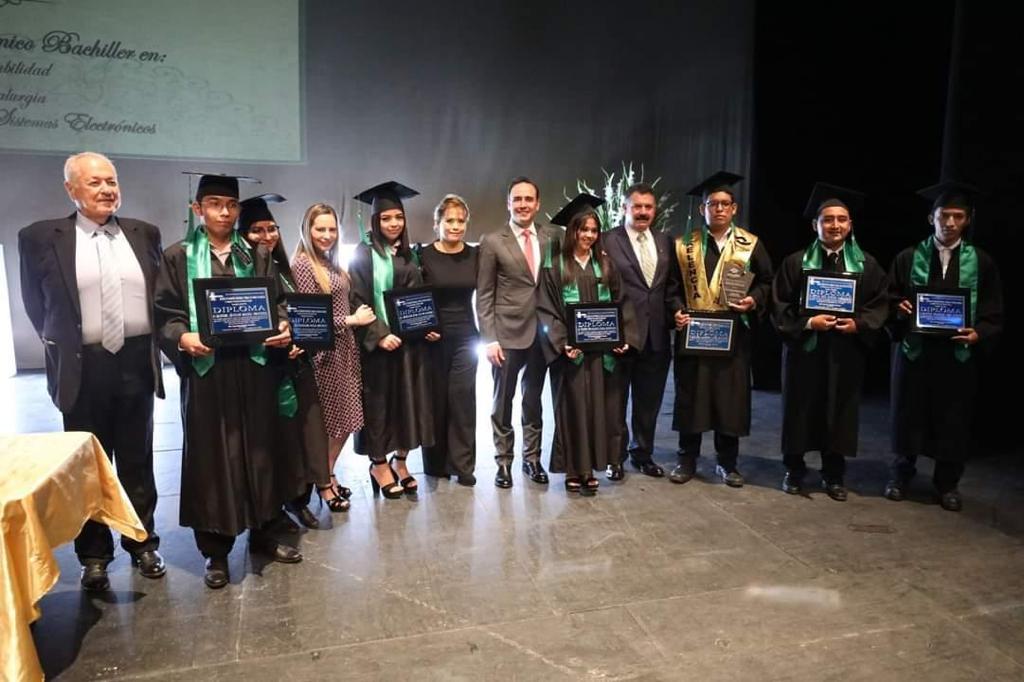 Inician graduaciones del Conalep en Coahuila