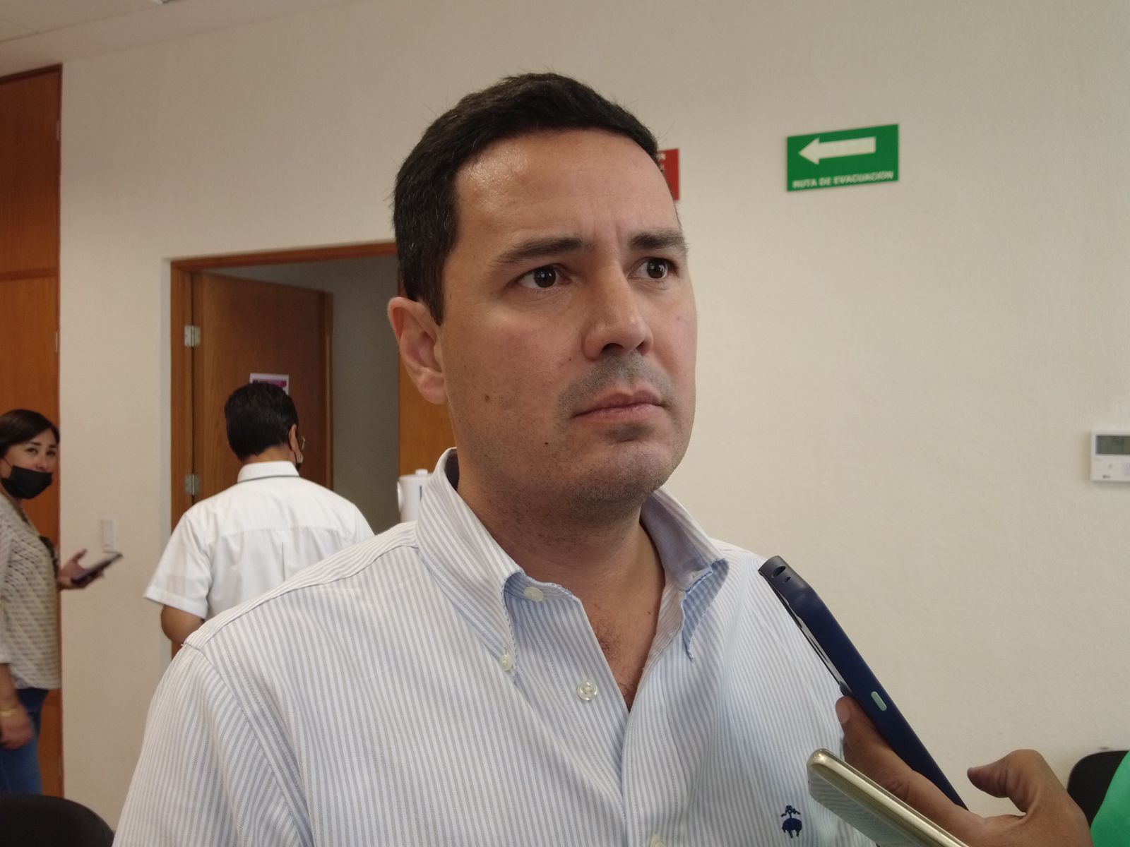 Demuestra Shamir que no sabe vivir fuera del erario: Aguado