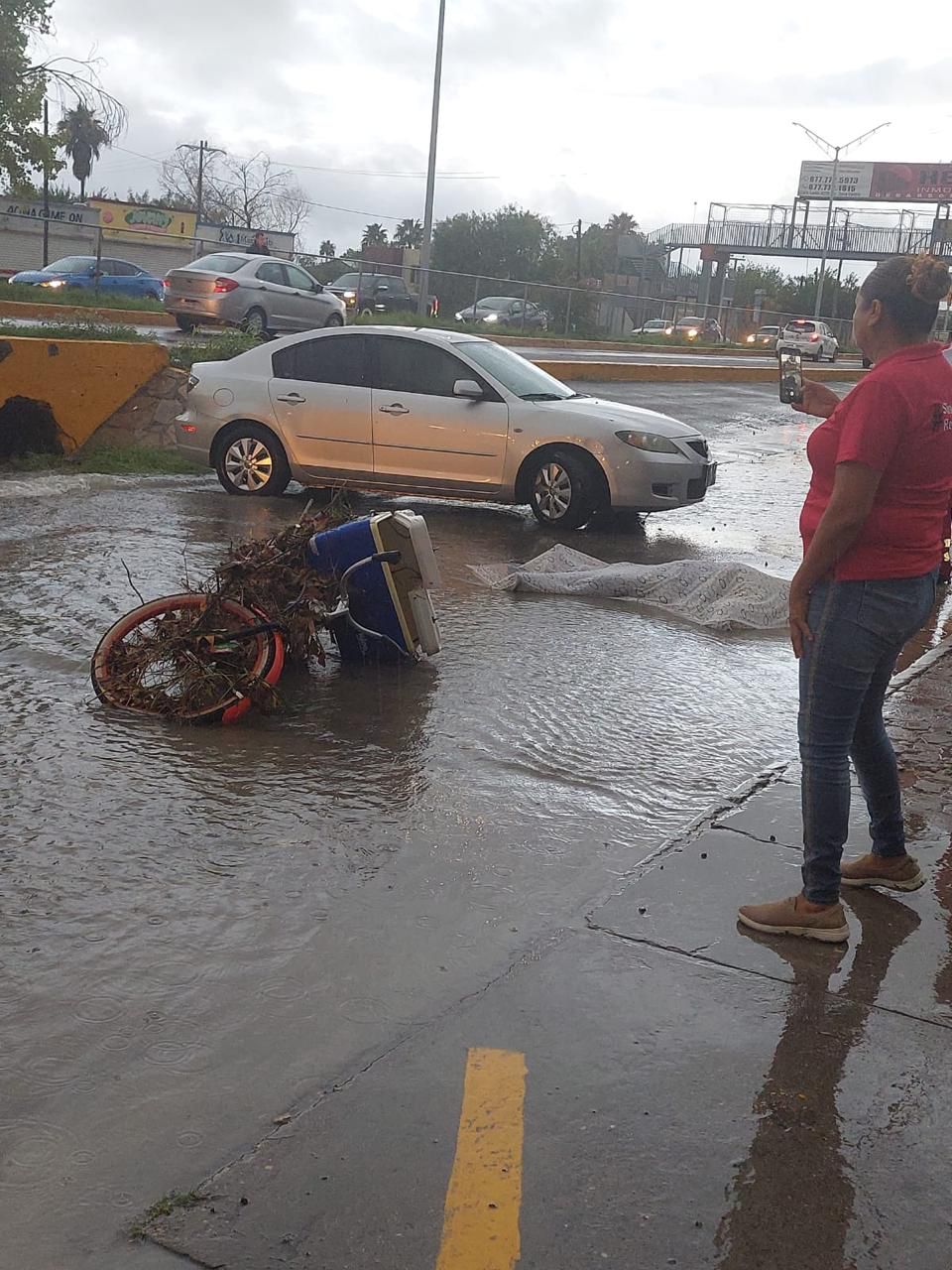Cobra fuerte lluvia en Acuña una víctima mortal