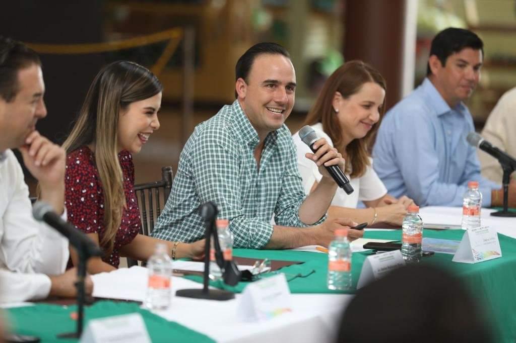 Con nuestros jóvenes Coahuila tiene presente y futuro: Manolo