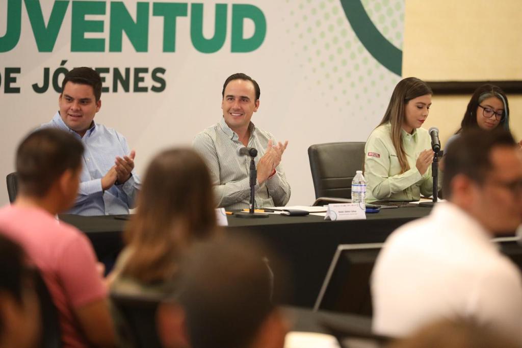 Presenta Manolo las actividades del Mes de la Juventud en Coahuila