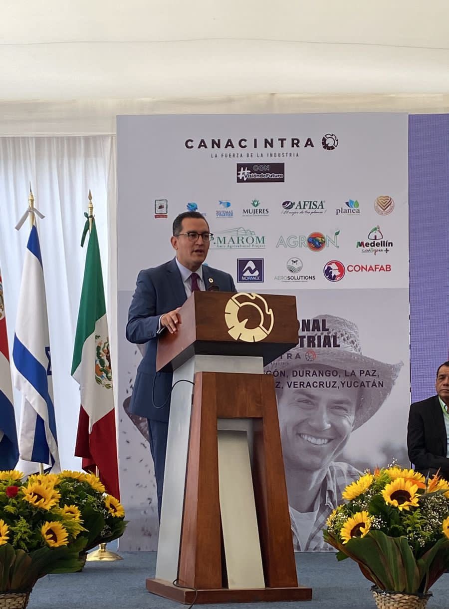 Pide IP a diputados del PRI iniciativas para incentivar competitividad en empresas