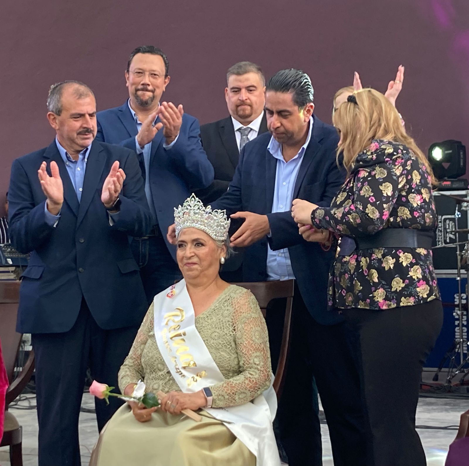 Es María I, reina del adulto mayor en Ramos Arizpe