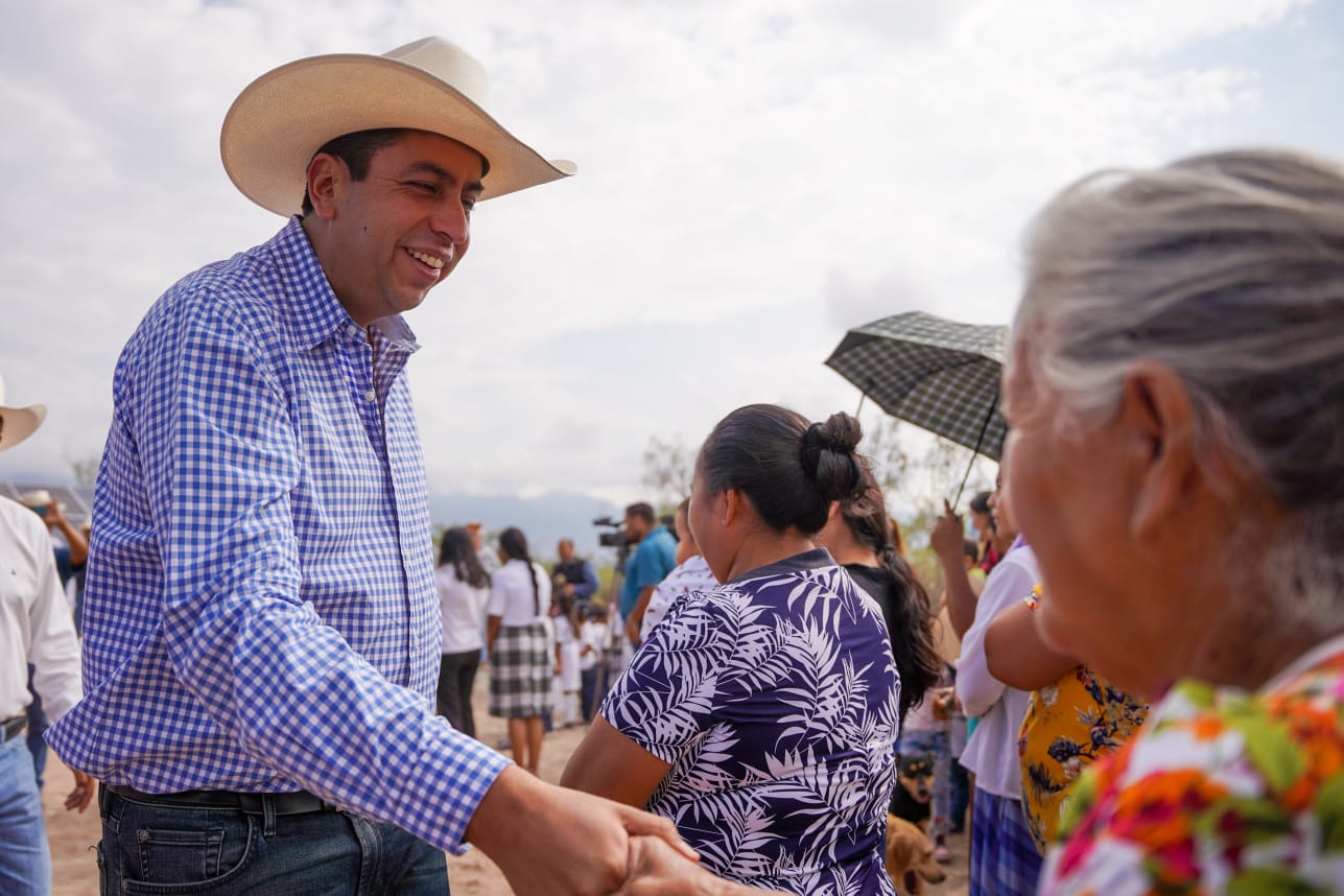 ENTREGA CHEMA MORALES PERFORACIÓN DE POZO DE AGUA EN PLAN DE GUADALUPE