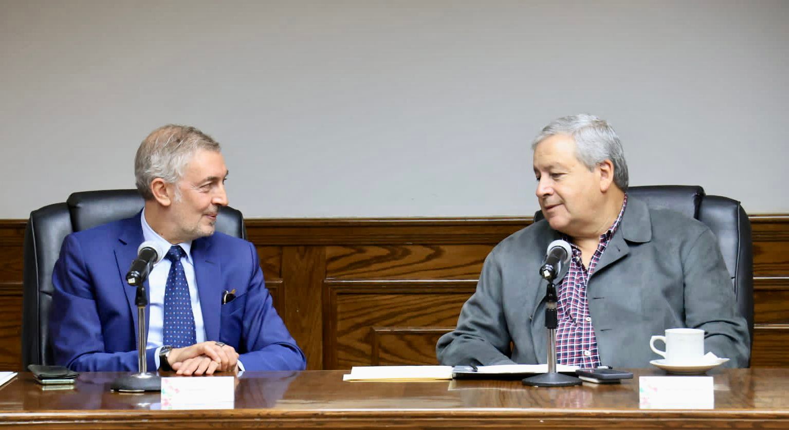 Estrecha Chema Fraustro lazos de cooperación con Italia; se reúne con embajador en México