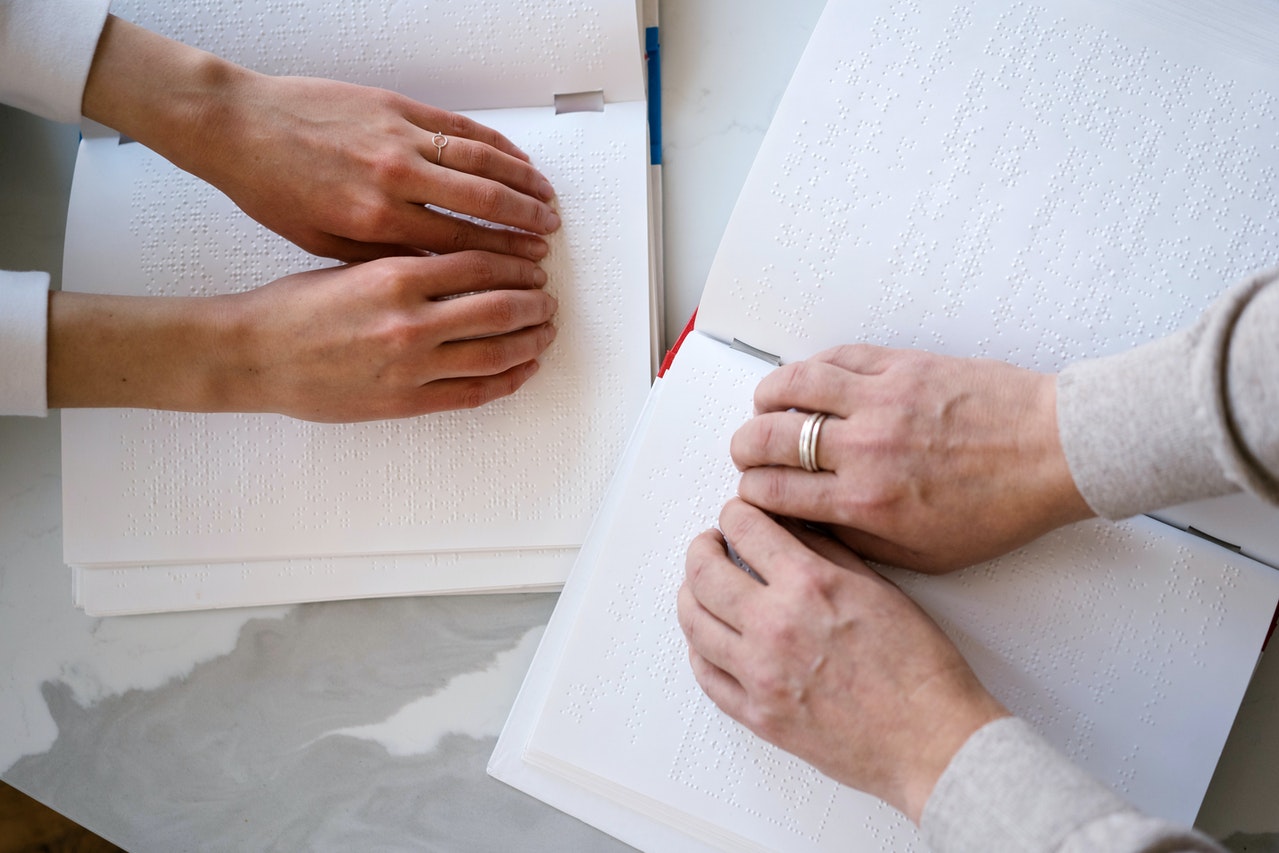 Abierta convocatoria a estudiantes de educación para inscribirse a talleres de Braille