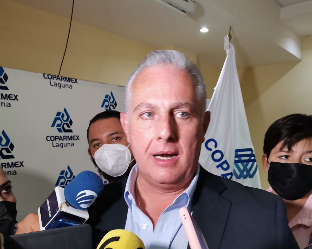 Fundamental, operación de taxis de aplicaciones dentro de la ley: Román