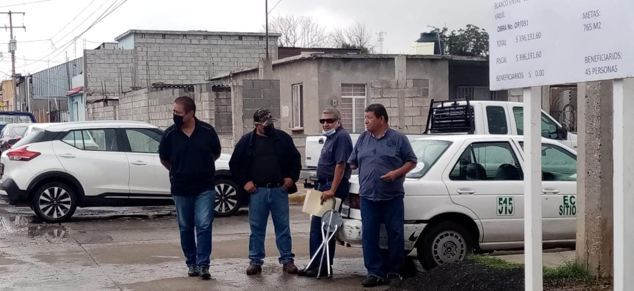 Taxistas reclaman expedición de concesiones