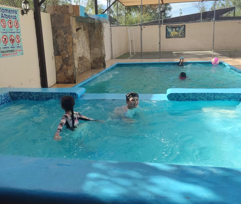 Verifica sector Salud condiciones sanitarias de albercas y balnearios públicos en la región Norte