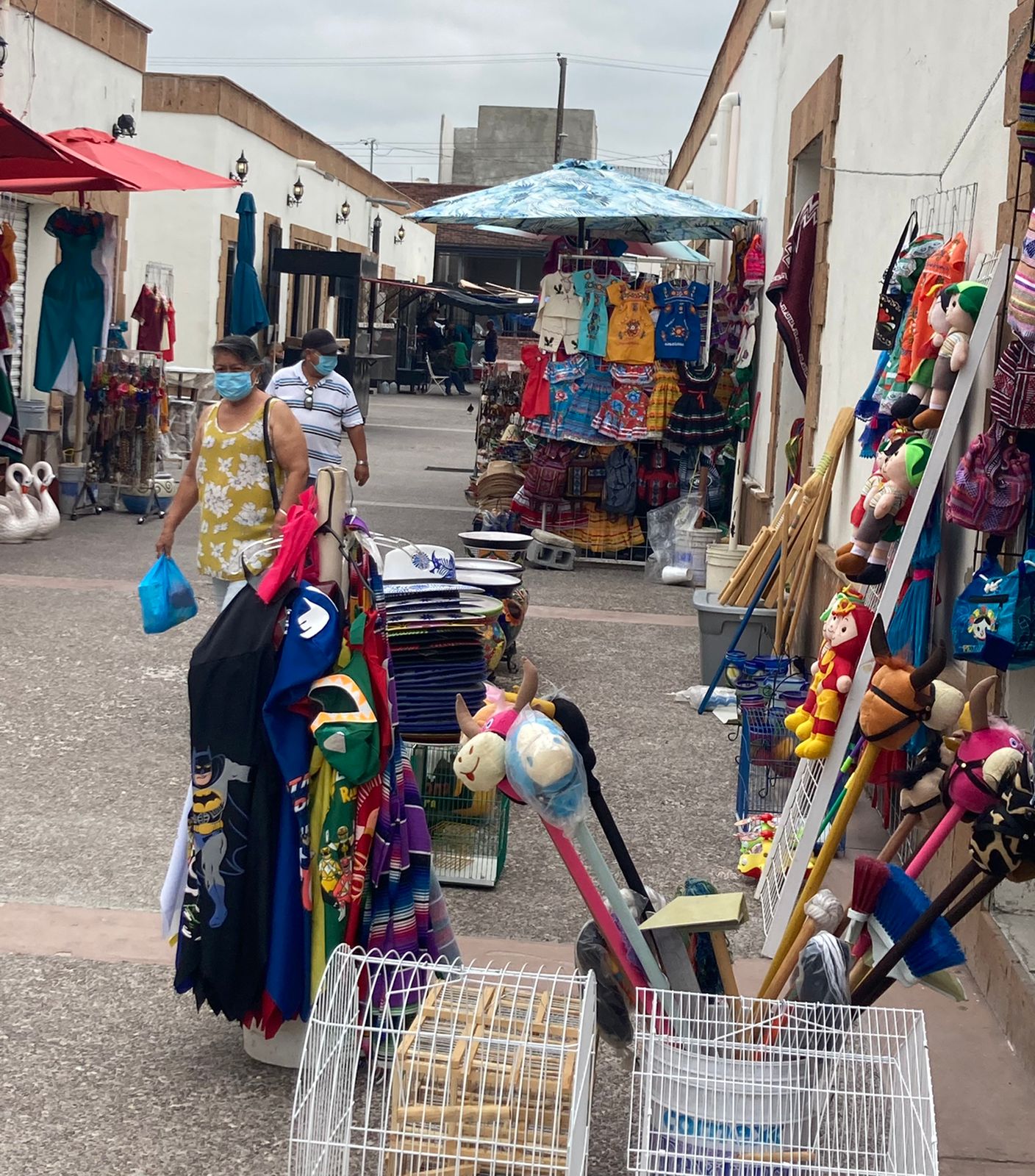 Registran bajas ventas en Mercado Zaragoza durante vacaciones