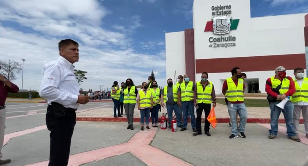 Realizan simulacro de incendio en el Centro de Gobierno