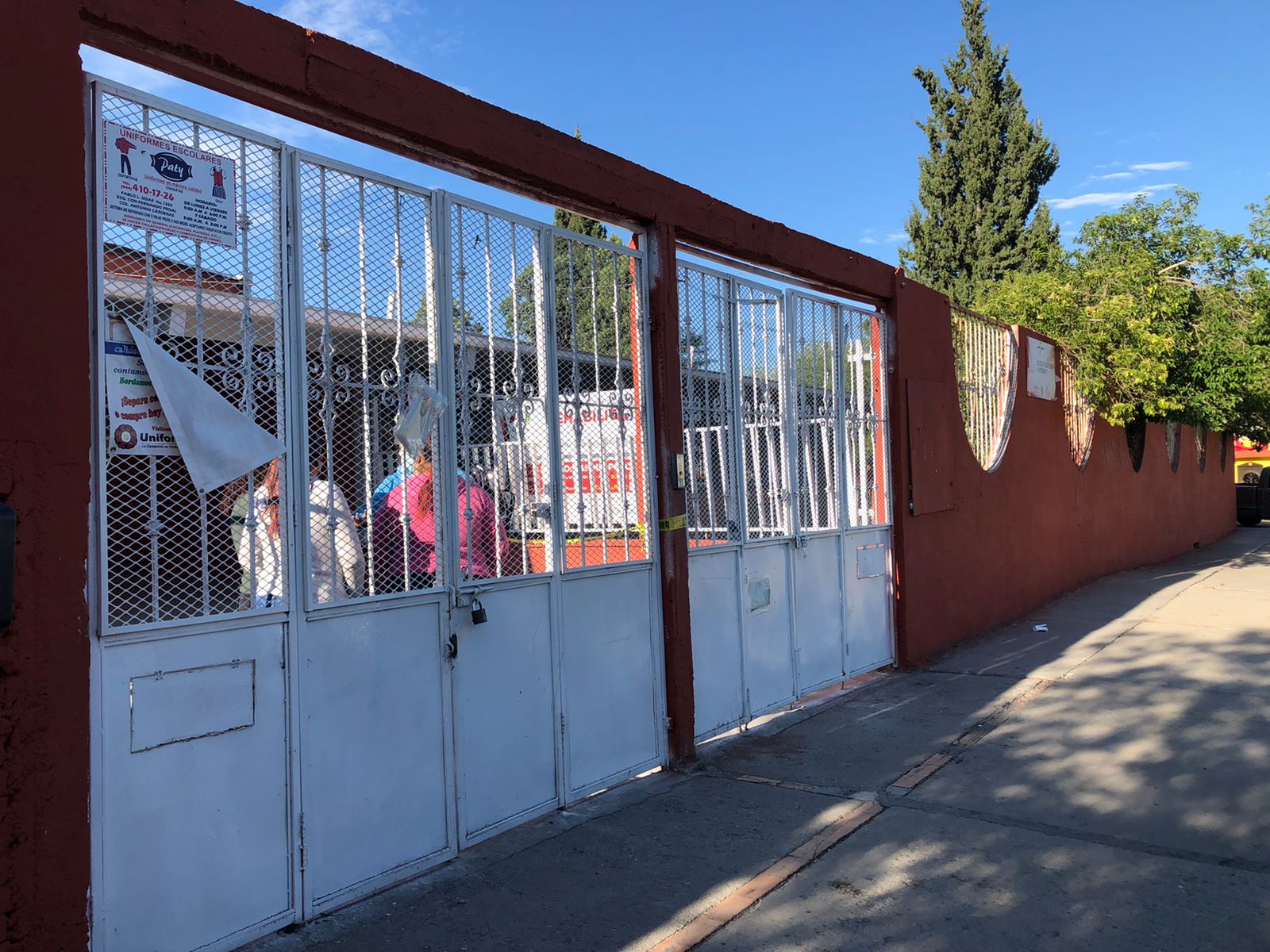 Acusan a maestro de abusar sexualmente de 15 niñas