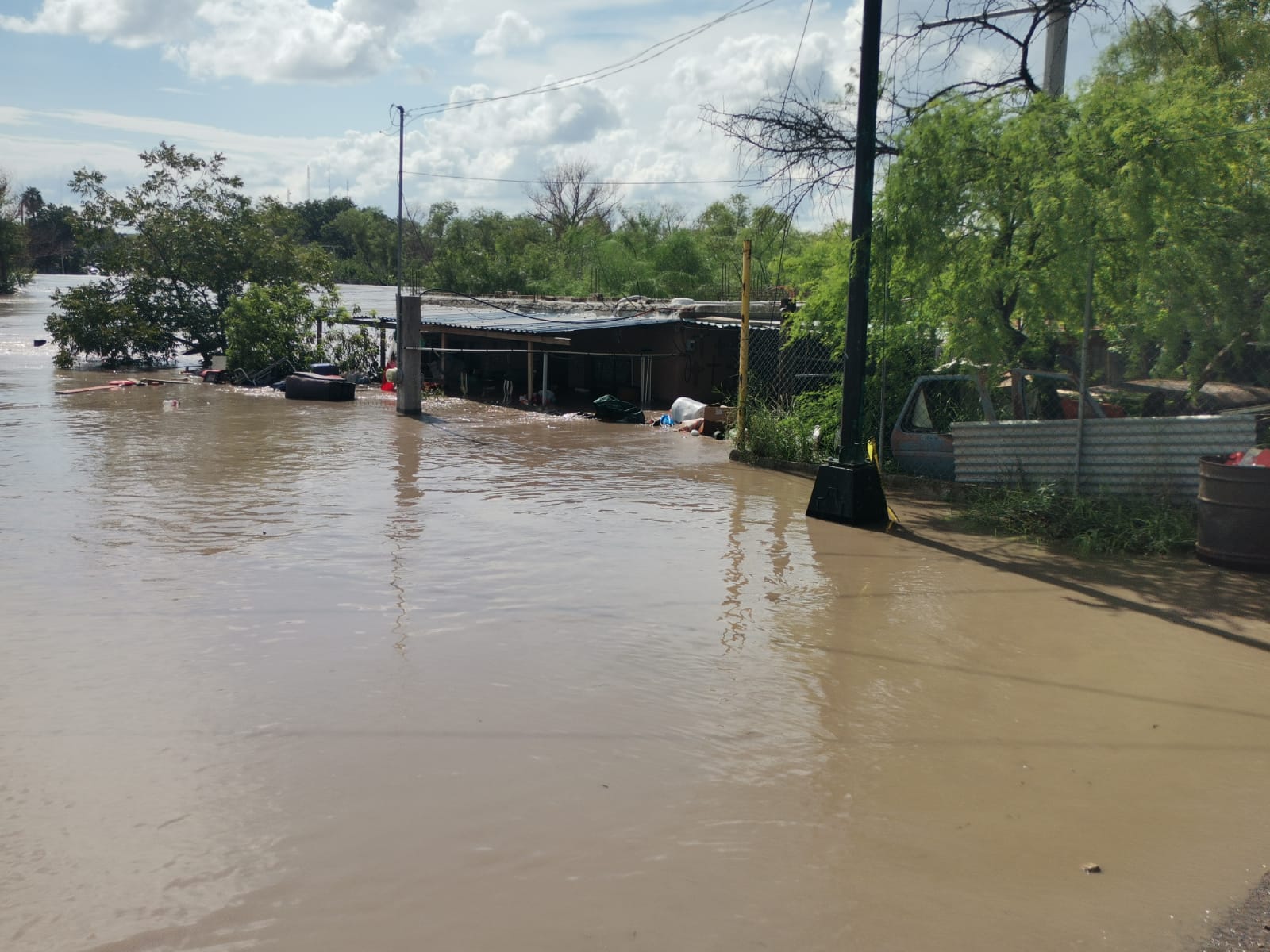 Múzquiz bajo el agua; acude Estado en apoyo