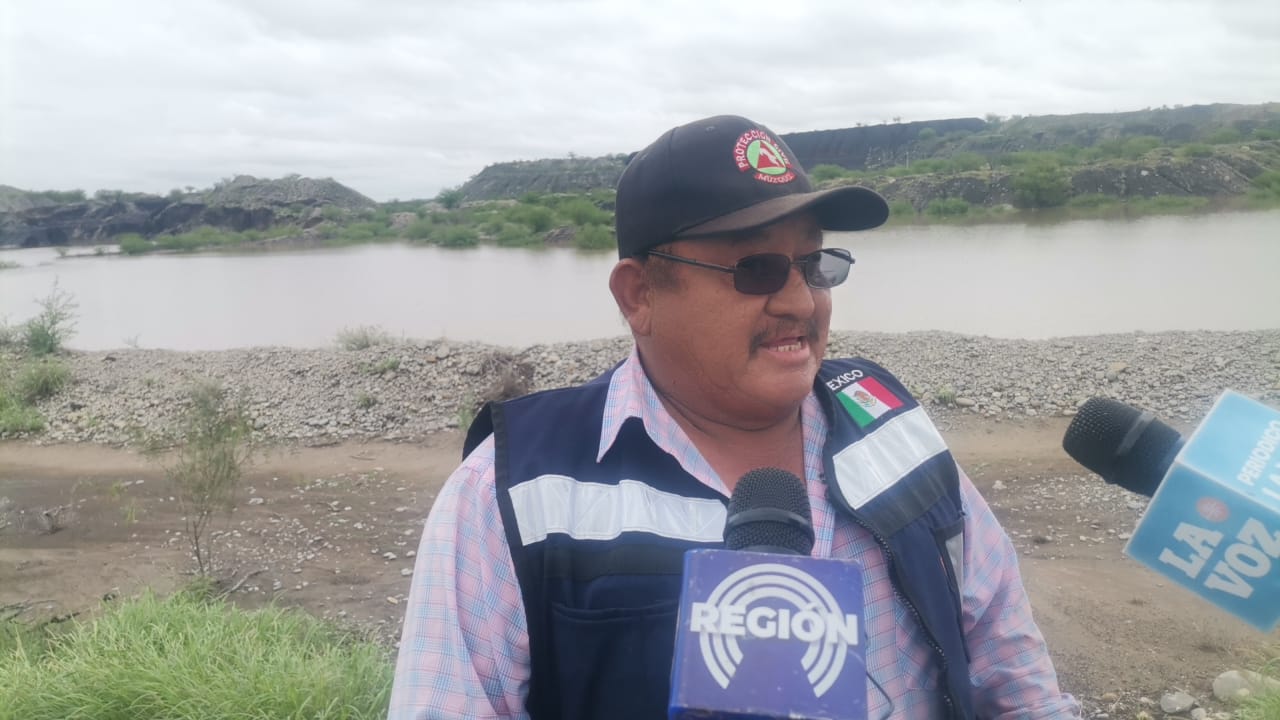 Se desborda represa en Múzquiz e inunda tajo