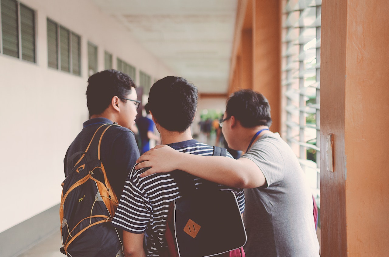 Prohíben reuniones extra escolares entre candidatos a rectoría y alumnos