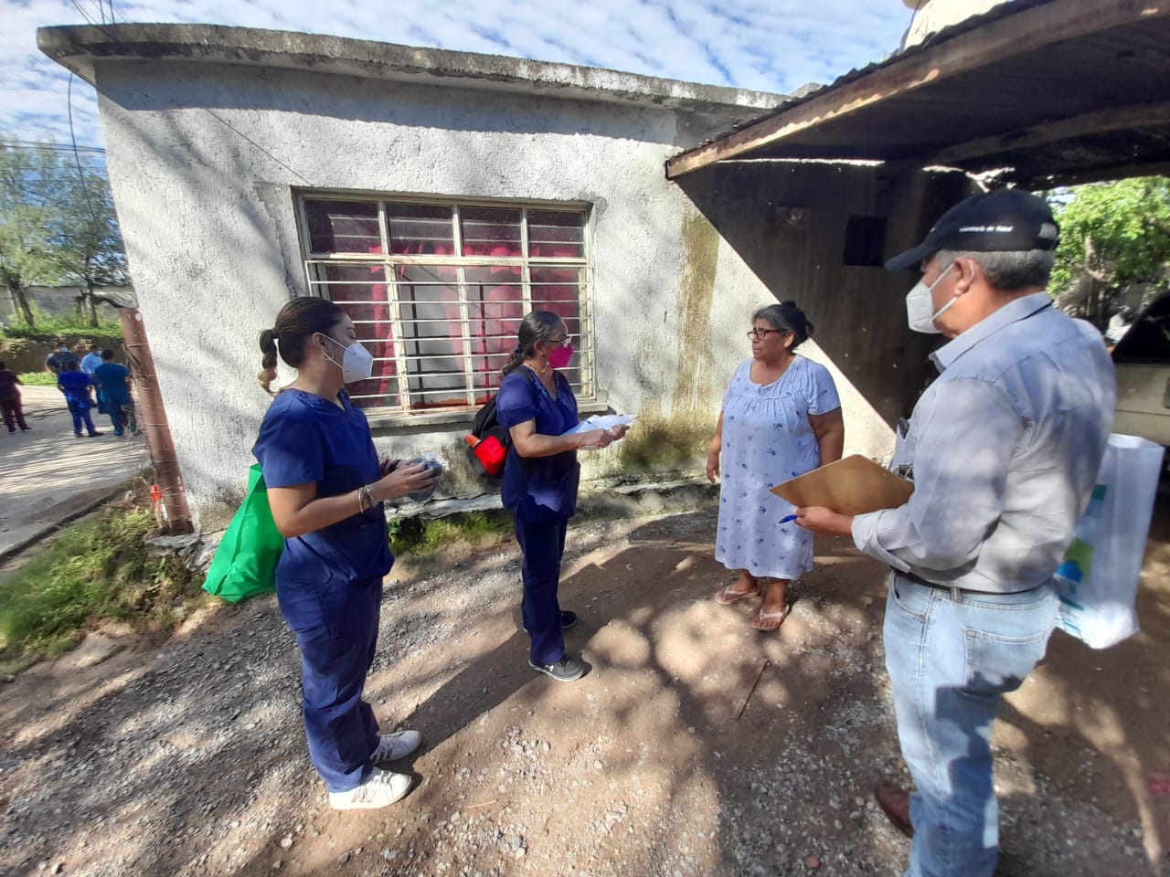Buscan brigadas del gobierno estatal garantizar la salud de los afectados por contingencia en Múzquiz