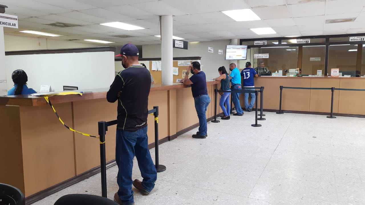 Bajo porcentaje de autos “chocolate” se han regularizado, asegura recaudador de rentas