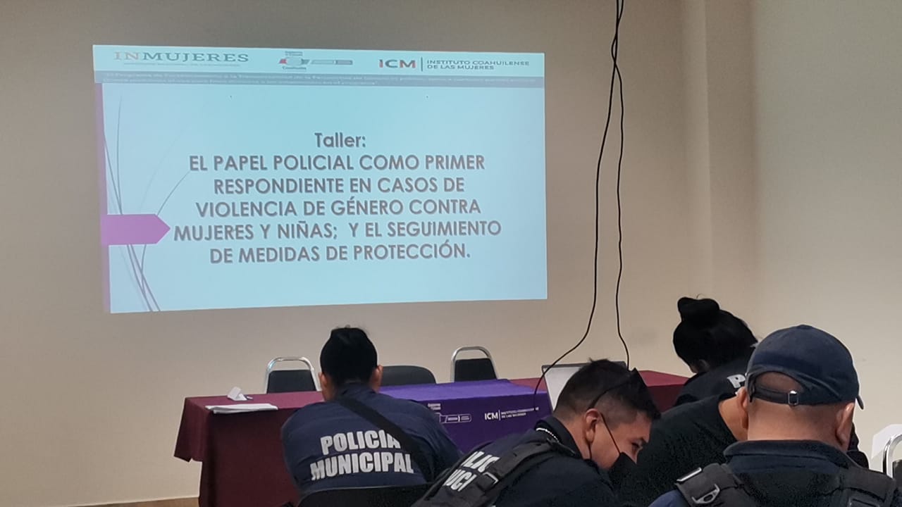 Capacitan a policías en combate a violencia de género