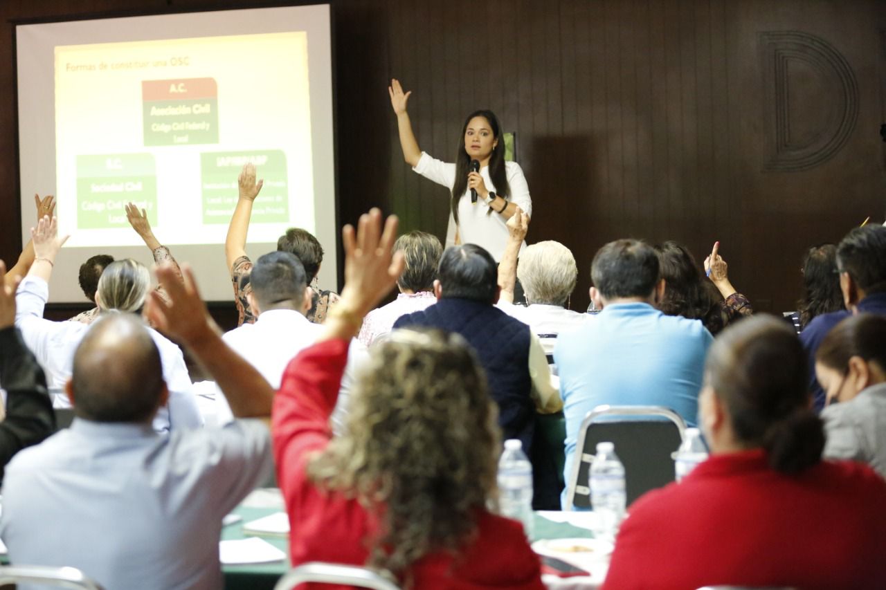 Mantiene DIF Coahuila coordinación con organismos de la sociedad civil: Marcela Gorgón