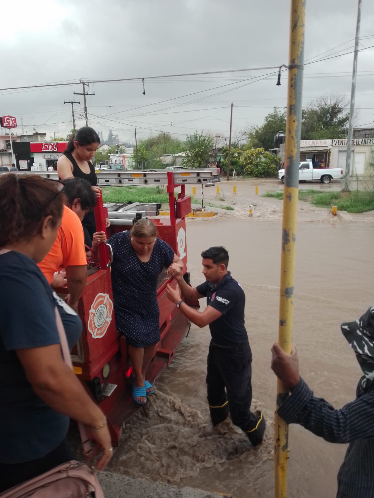 Resurgieron arroyos y cauces naturales, solo una familia fue evacuada por inundación en Monclova