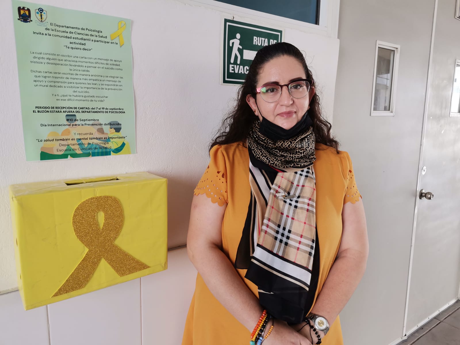 Instalan buzón amarillo para prevenir suicidios
