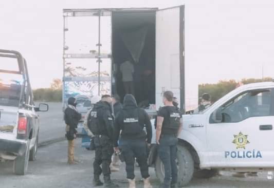 Aseguran tráiler con más de 100 migrantes en Guerrero, Coahuila