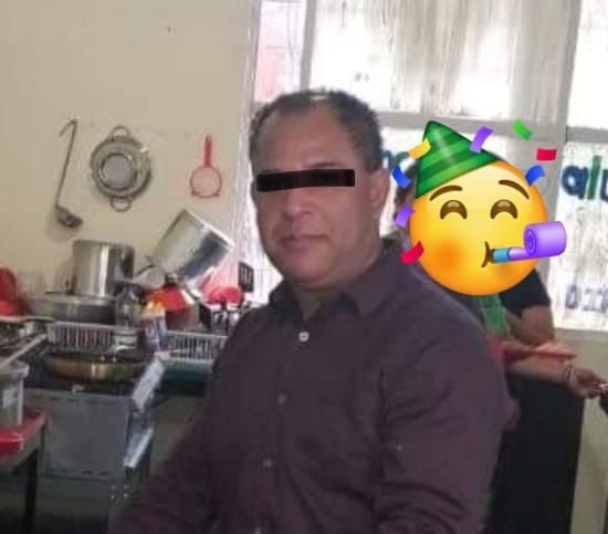 Amenaza profe acosador a directora y maestras