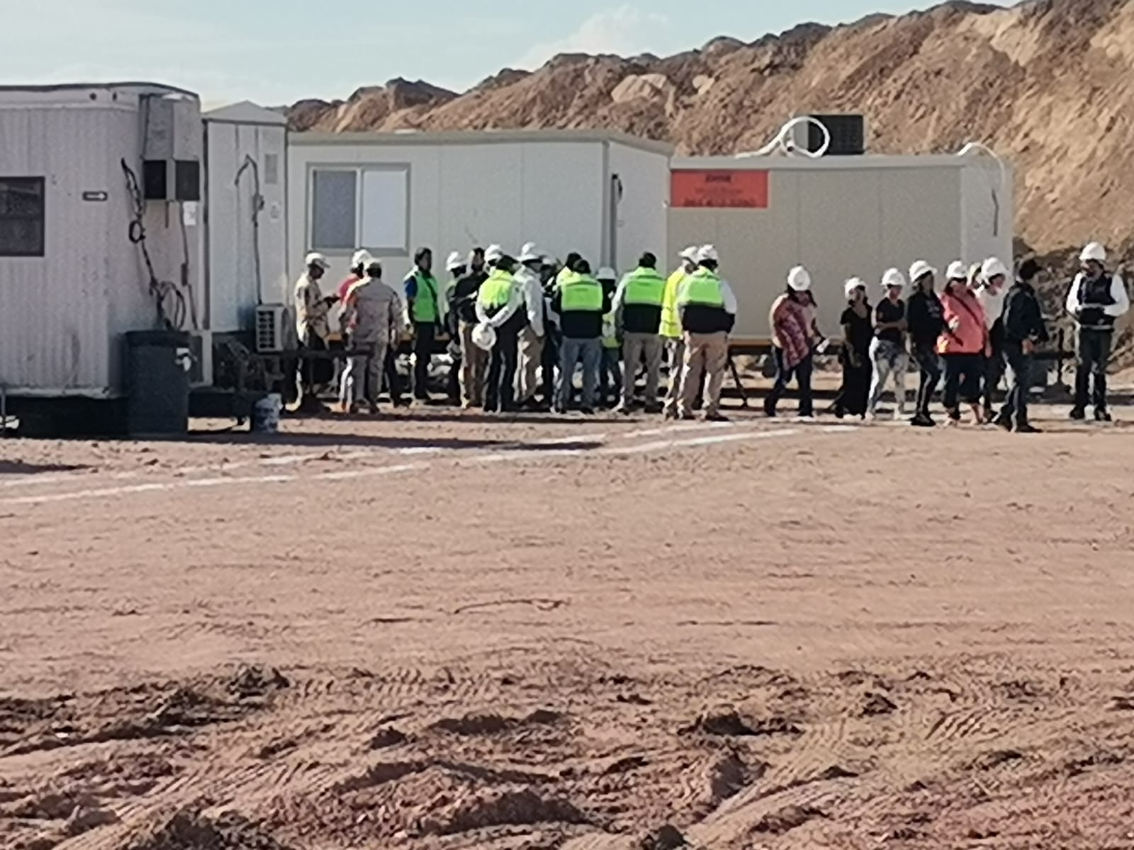 Detienen trabajos en El Pinabete