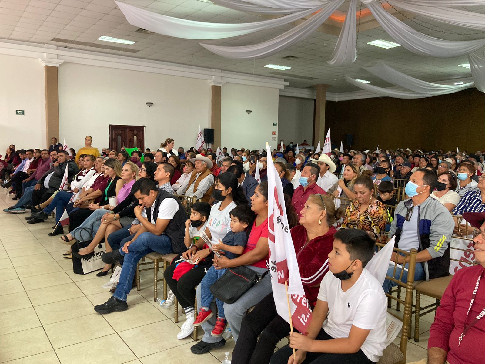 Desairan Mejía, Salazar y Reyes a militancia morenista
