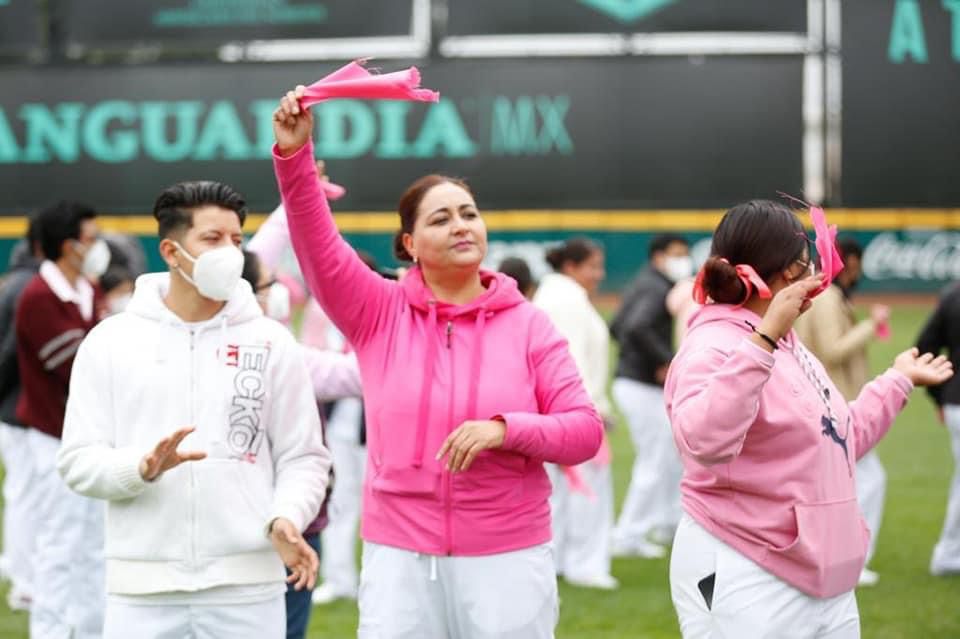 Se unen a la lucha contra el cáncer de mama