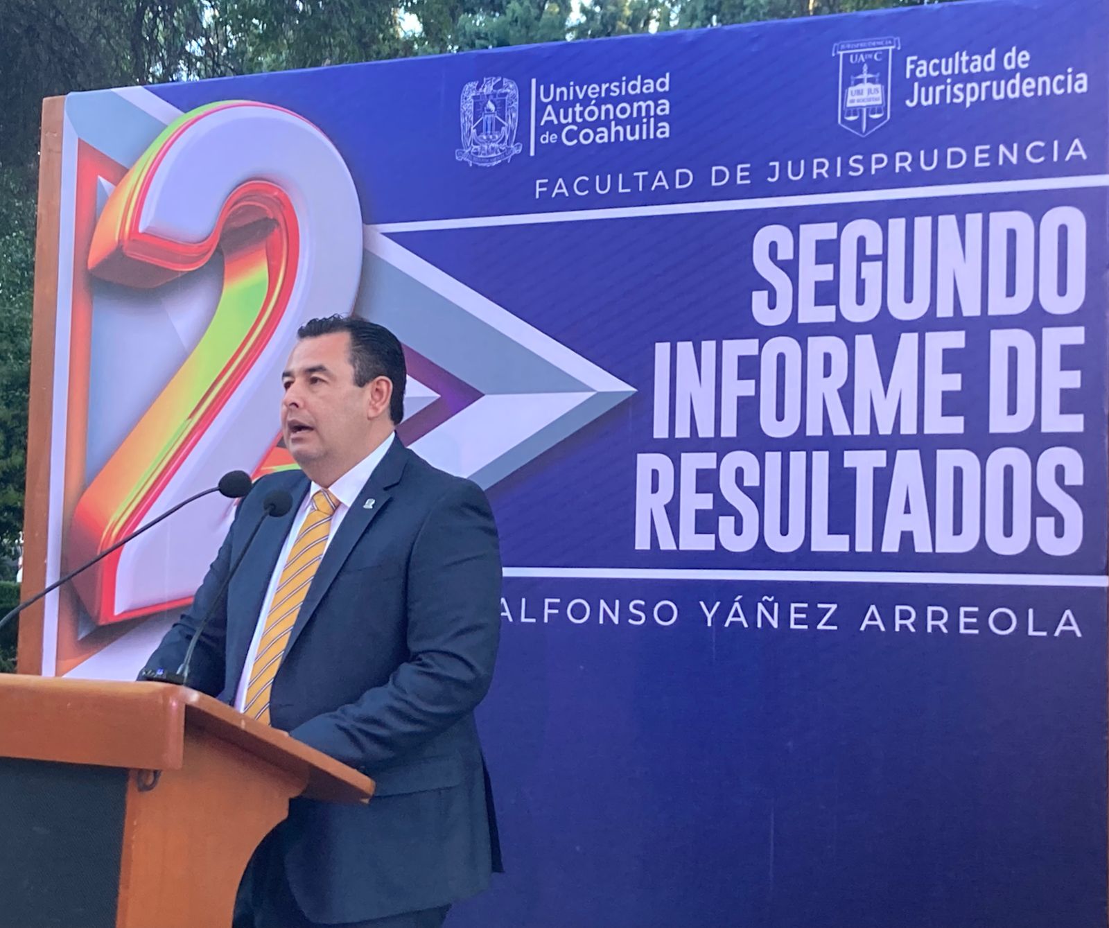 Rinde Yáñez segundo informe de resultados