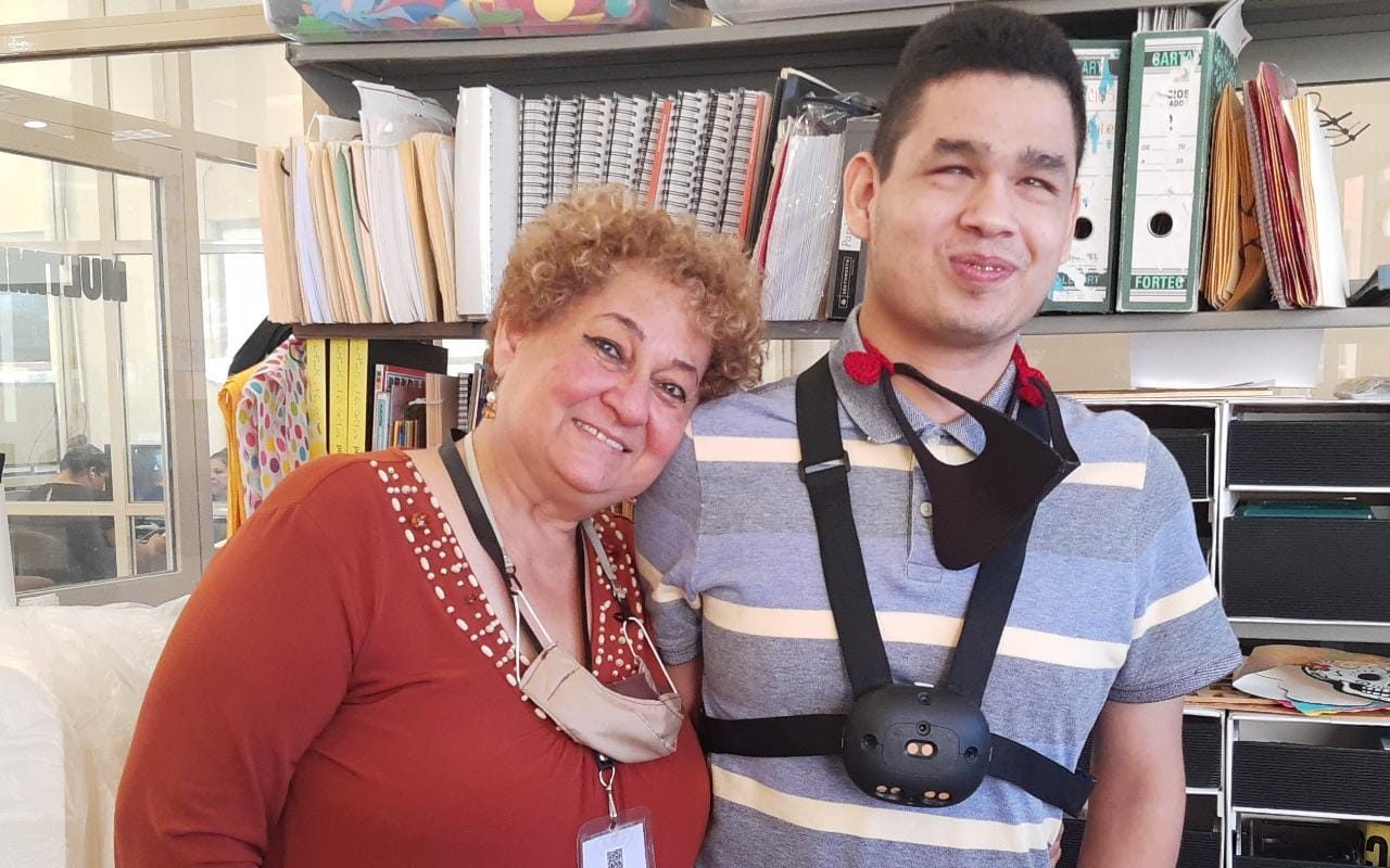 Rechazo de maestros y desconocimiento de herramientas de apoyo enfrentan alumnos invidentes