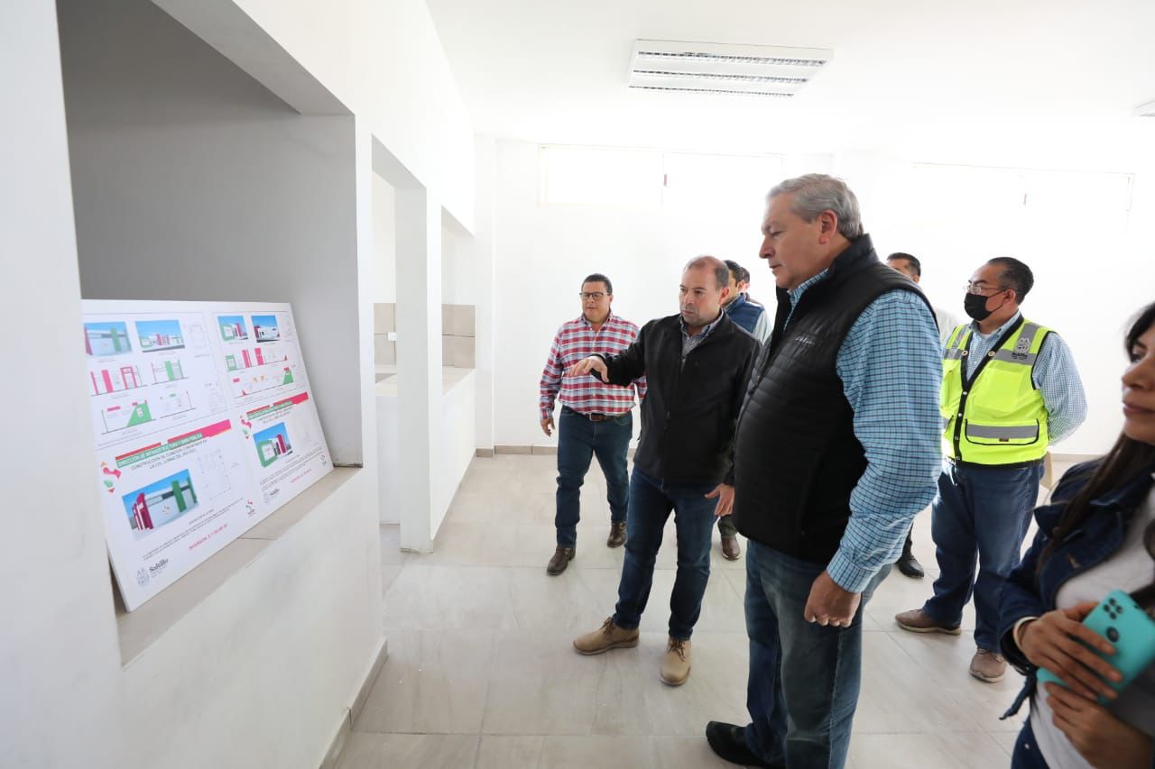 Supervisa Chema grandes obras en Lomas del Refugio