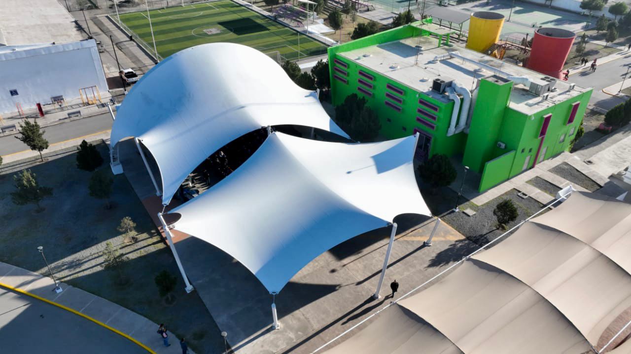 Entregan Chema y Riquelme nueva velaria en Biblioparque Norte
