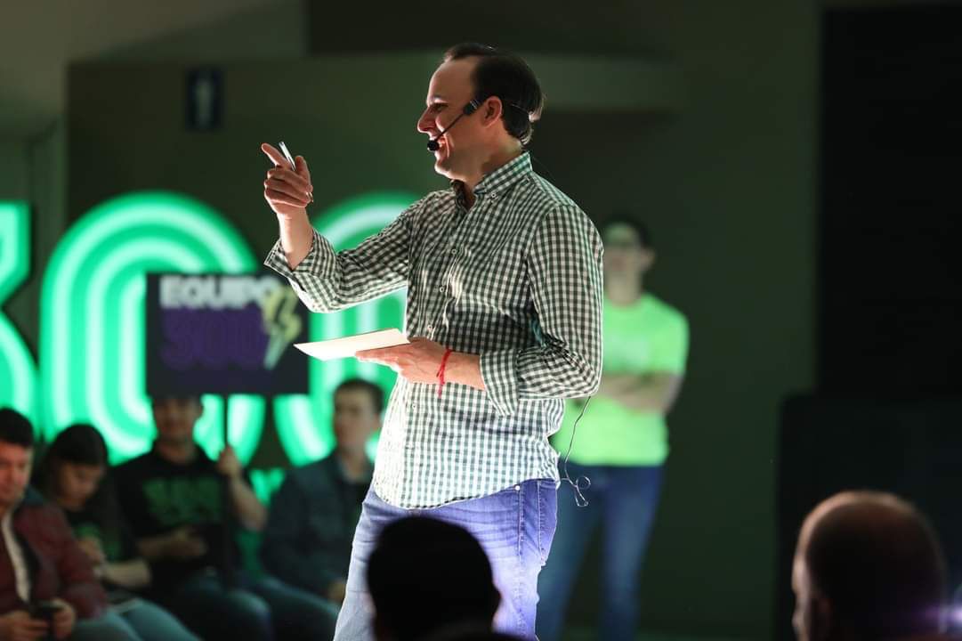 Impulsa Manolo el liderazgo y desarrollo juvenil en la Carbonífera