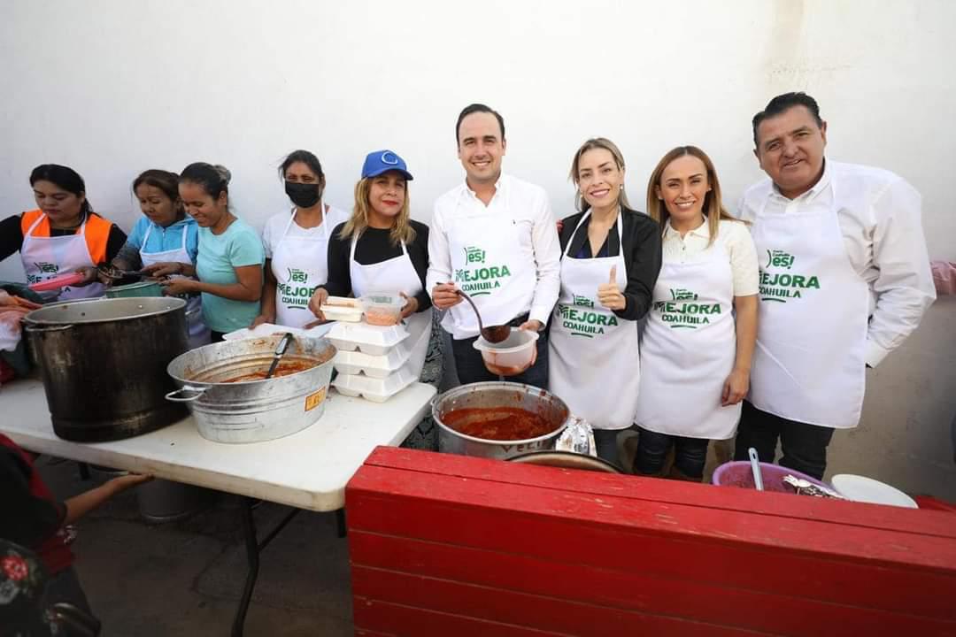 Comparte Manolo tradiciones laguneras