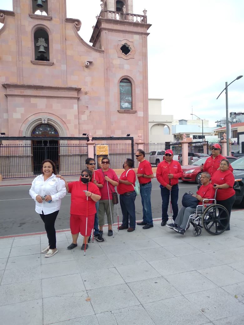 Realizan caminata en conmemoración del Día Mundial del Bastón Blanco