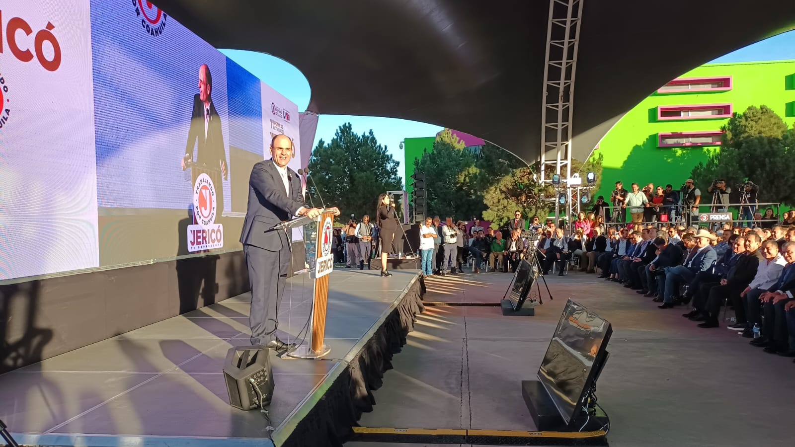 En los pasillos