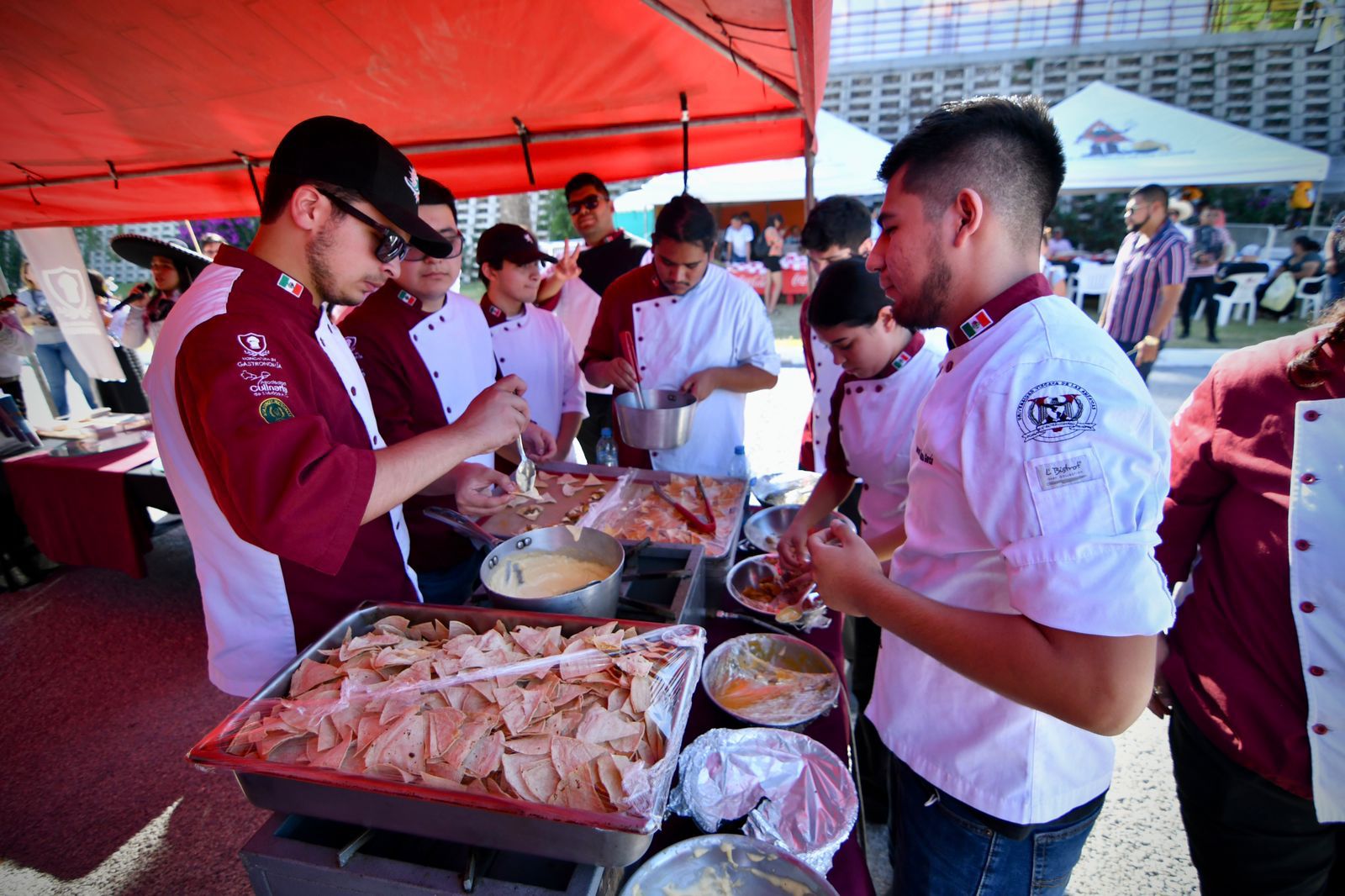Disfrutan nigropetenses del Nacho fest
