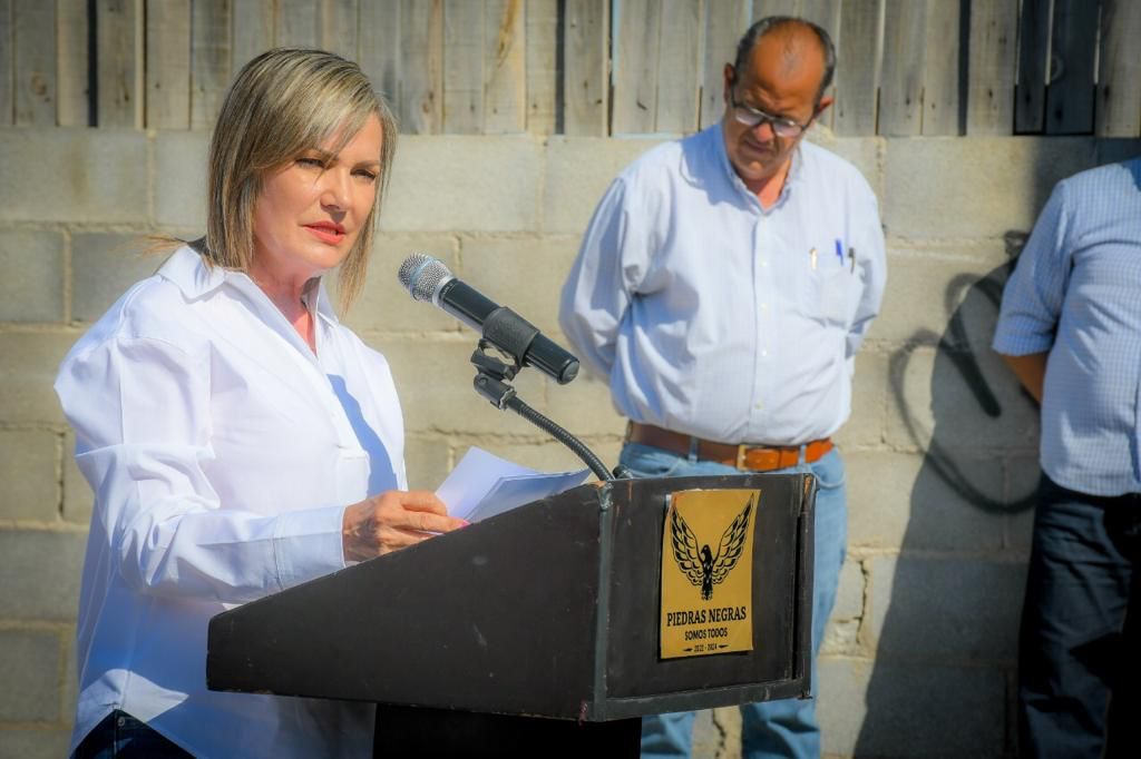 Entrega Norma Treviño obra superior a los 5 mdp en La Laja