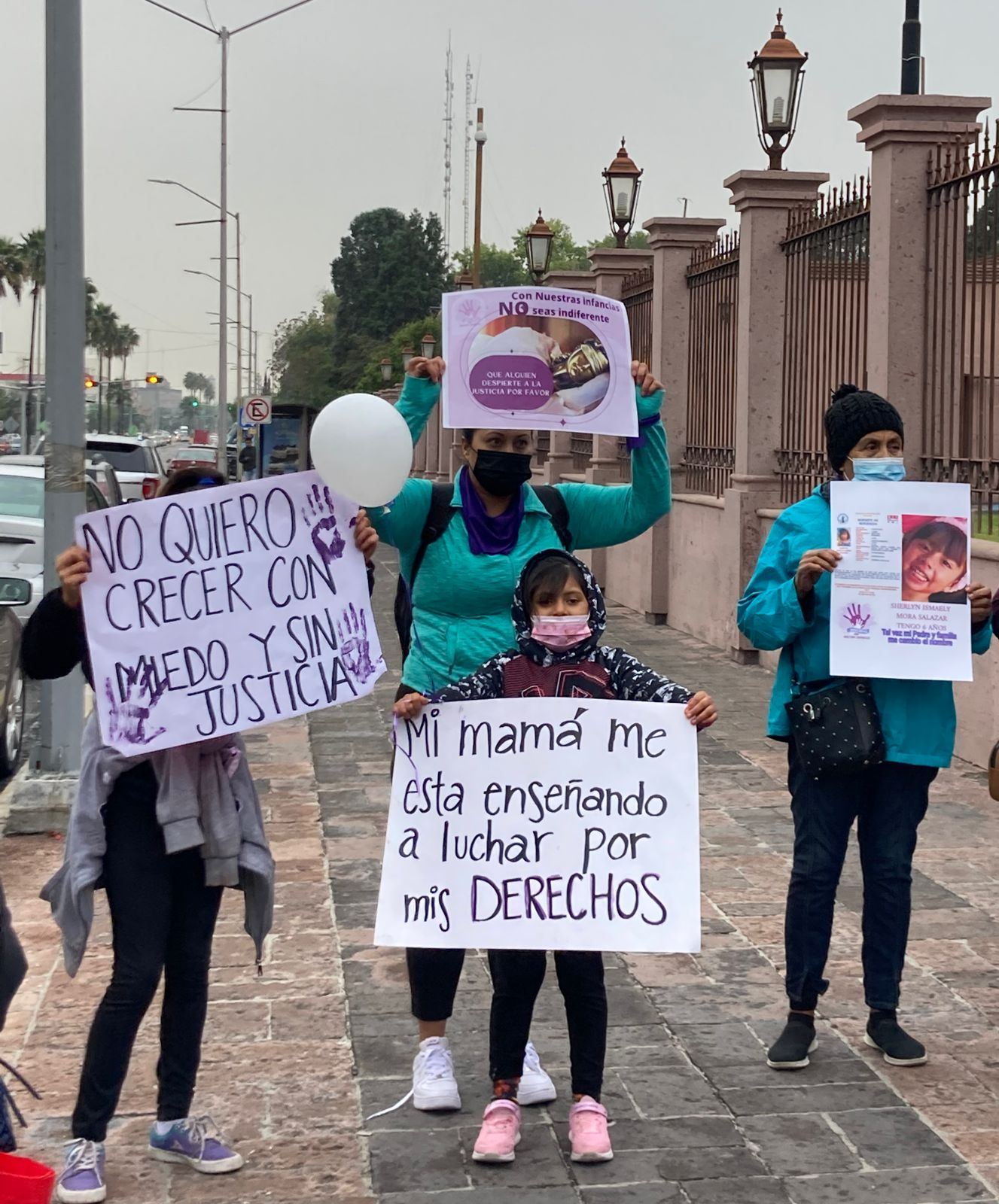 Exigen visibilizar la violencia vicaria a través de protesta pacífica