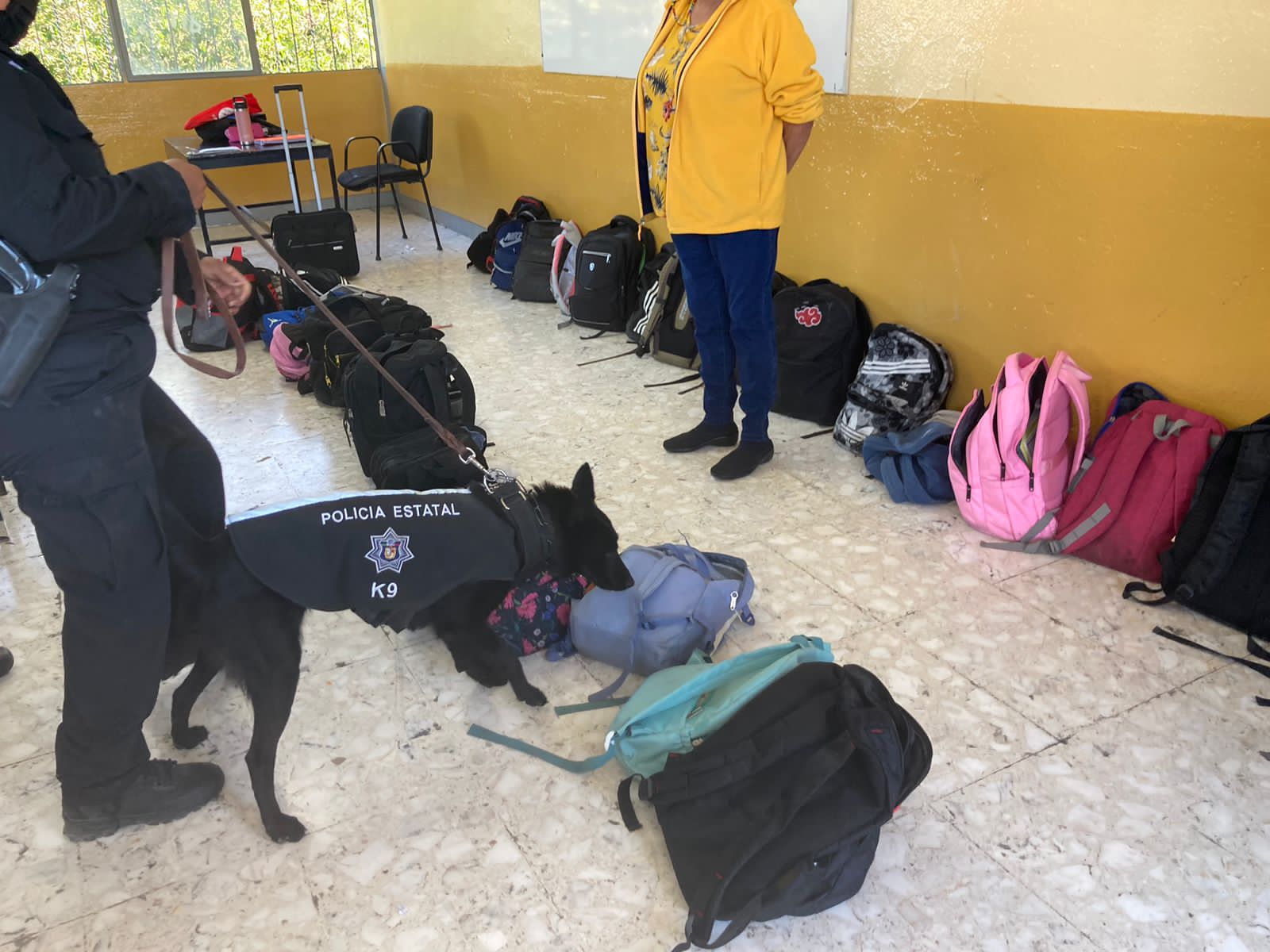 Realiza “operativo Mochila” en la secundaria Federico Berrueto