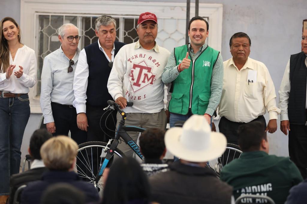 El trabajo en equipo nos fortalece para bien de la comunidad: Manolo