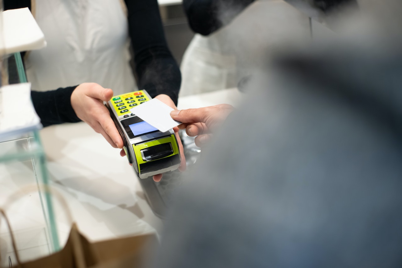 Comercios venderán tarjeta de prepago para parquímetros