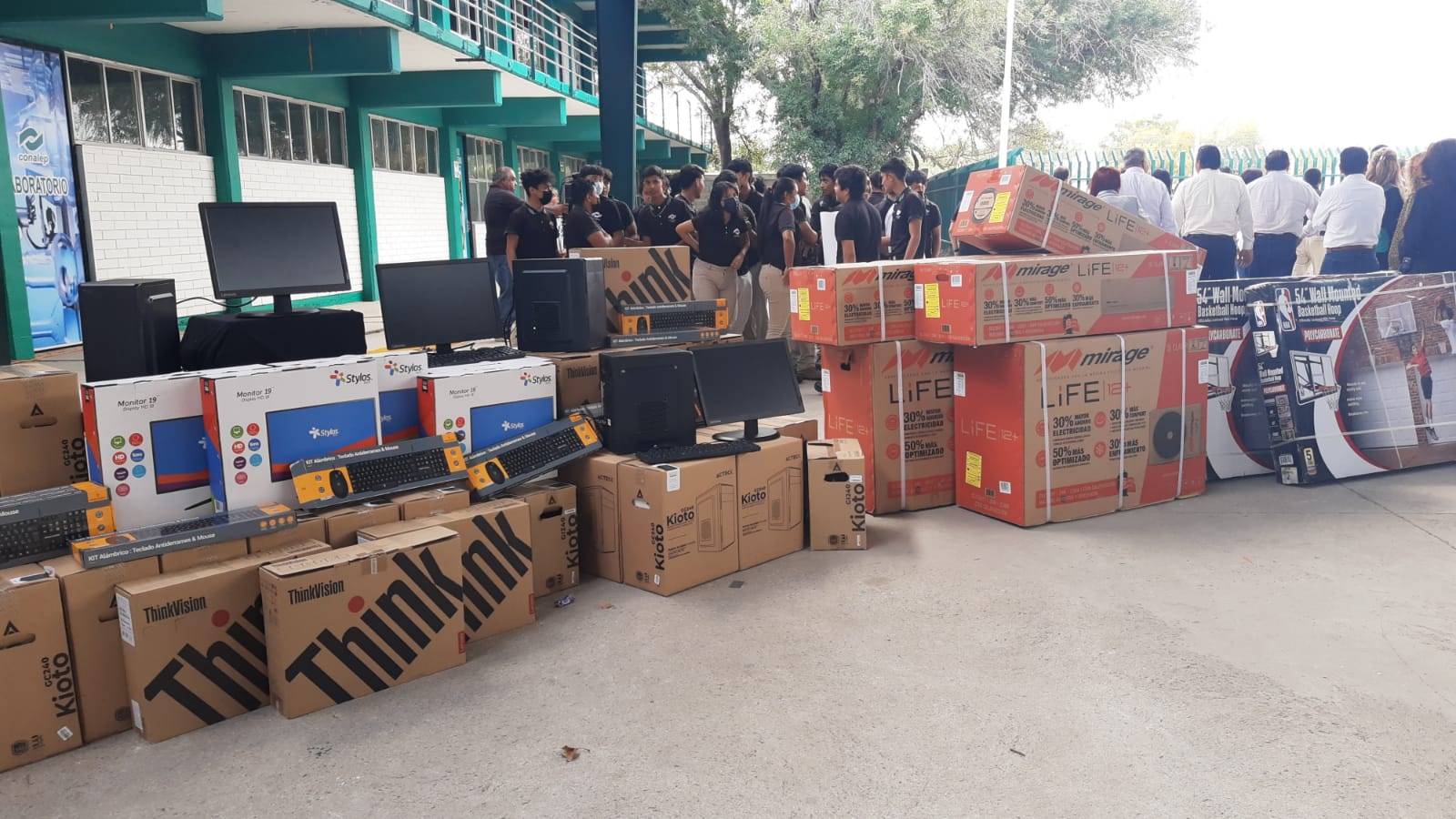 Inversión histórica para CONALEP Acuña, dice Alfio Vega director general