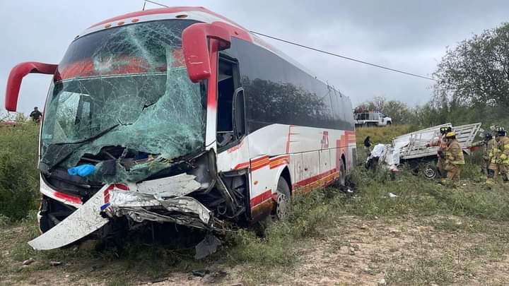 Carreterazo deja dos muertos en La Ribereña, chofer huyó