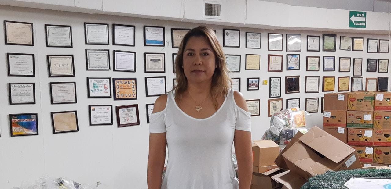 Invita BIA a negocios de Acuña a participar en programa de coronas navideñas