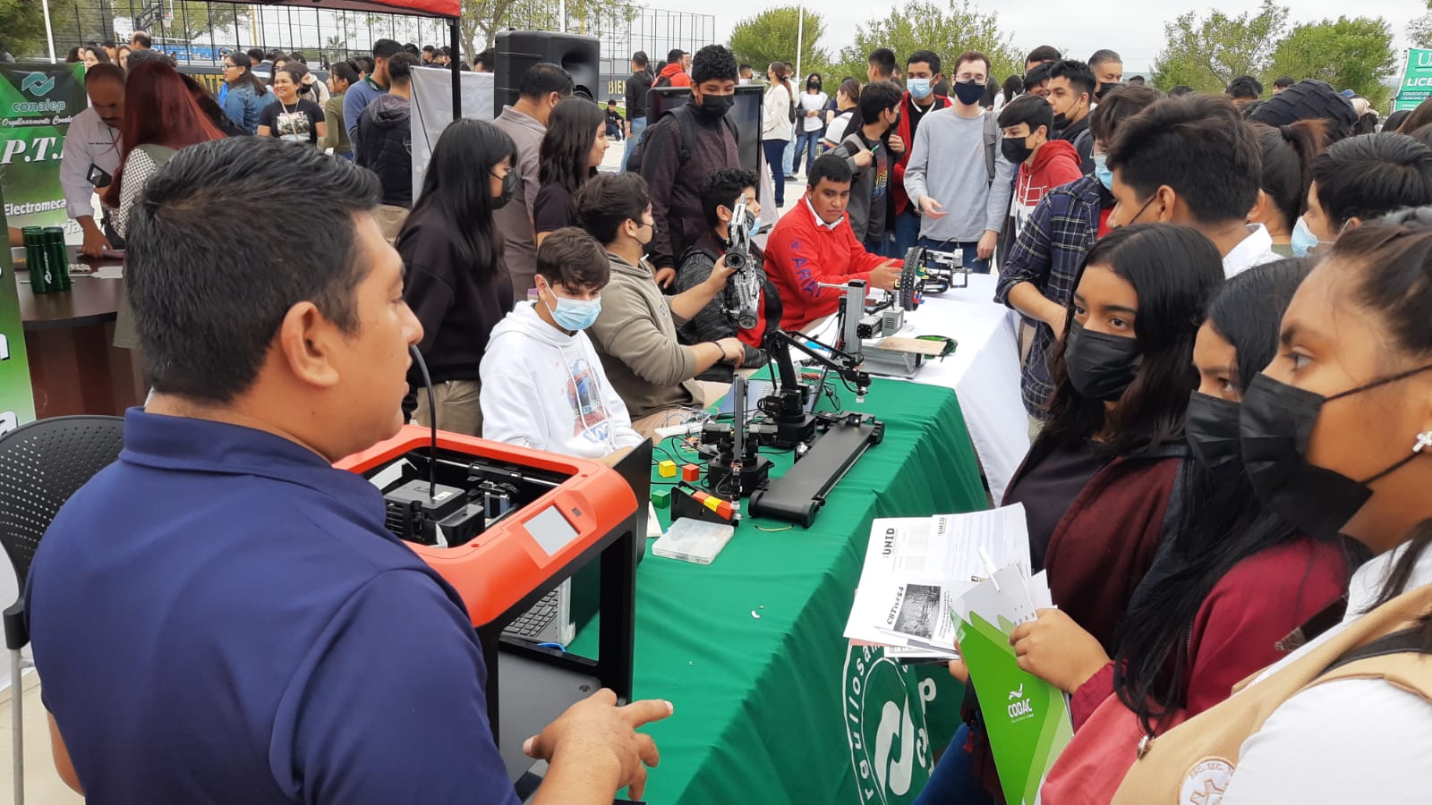 Llevan feria vocacional al ITSA
