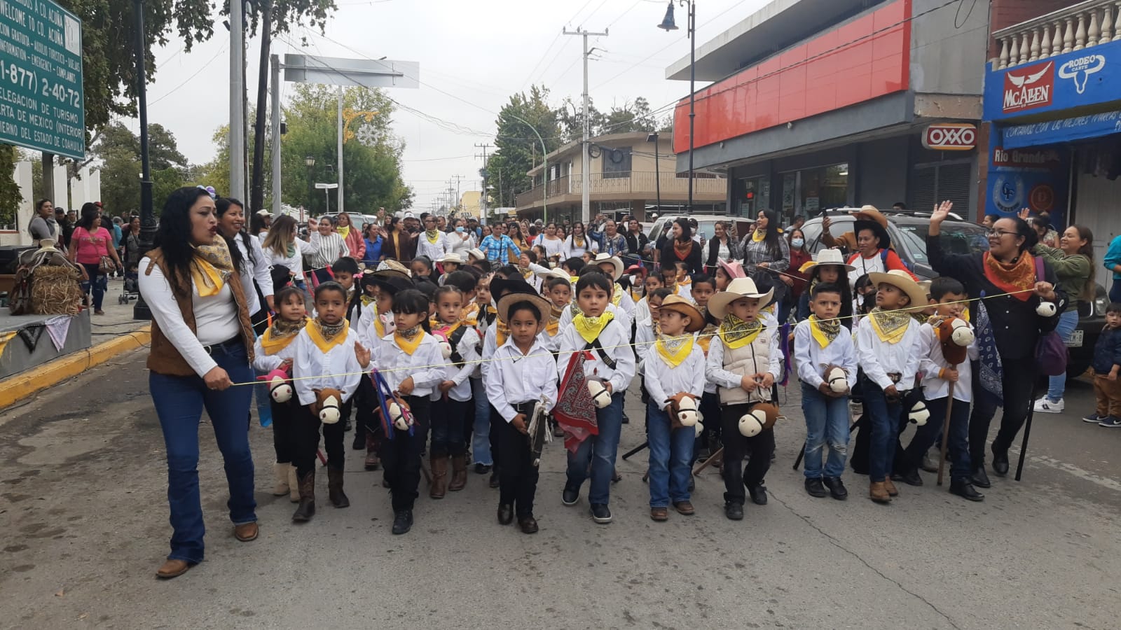 Reanuda preescolar estatal su tradicional cabalgata infantil