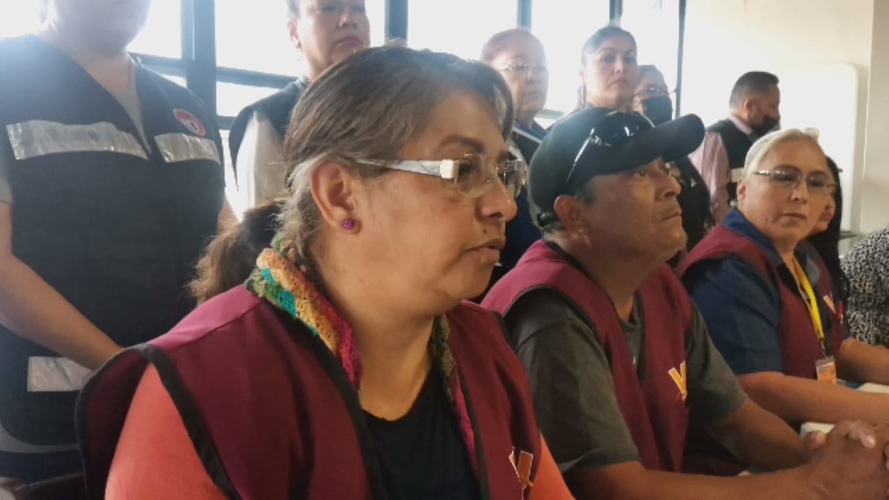 Denuncian trabajadores engaños de representante sindical